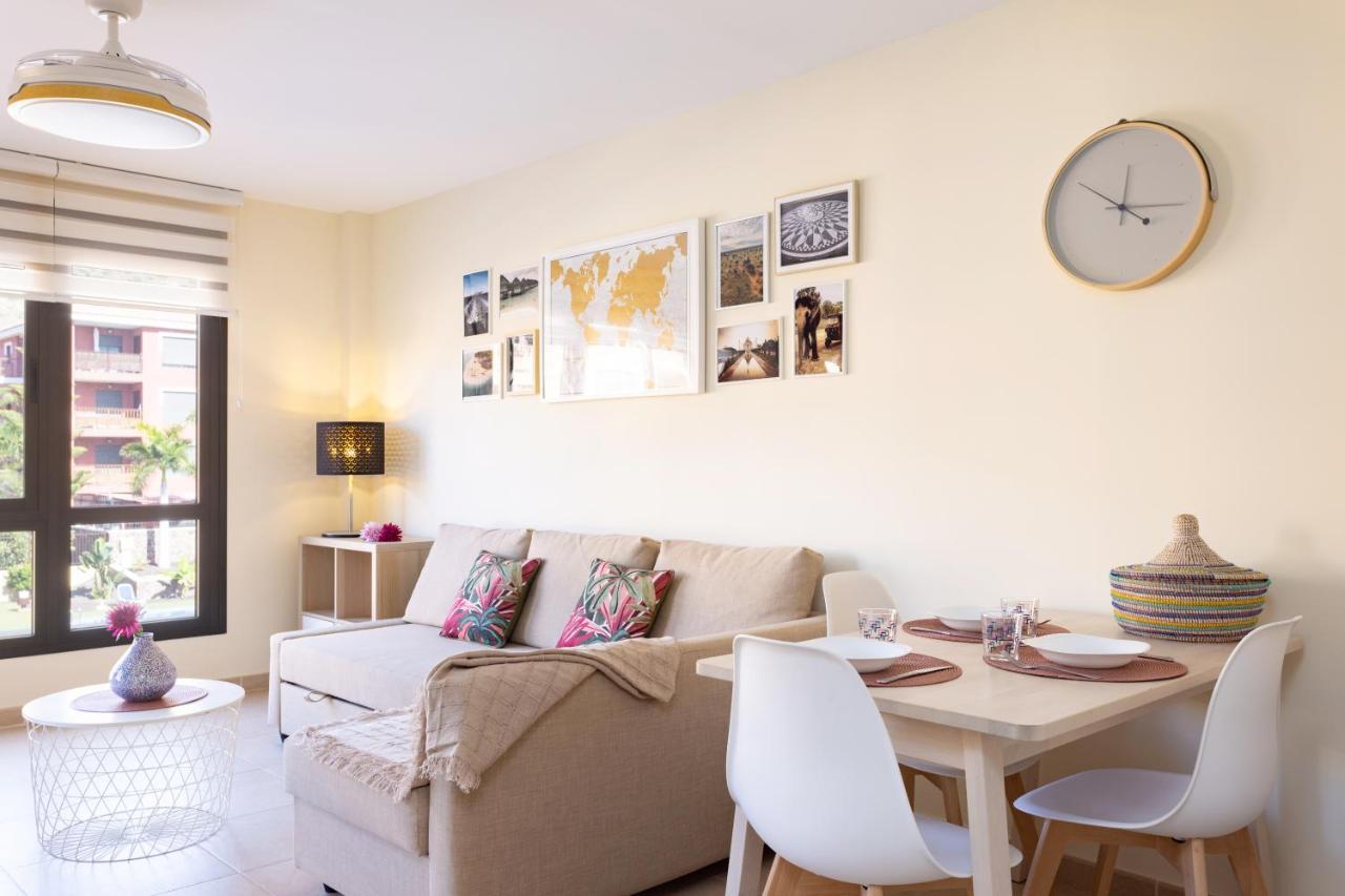 Home2book Bright Pool View El Mocan Apartment