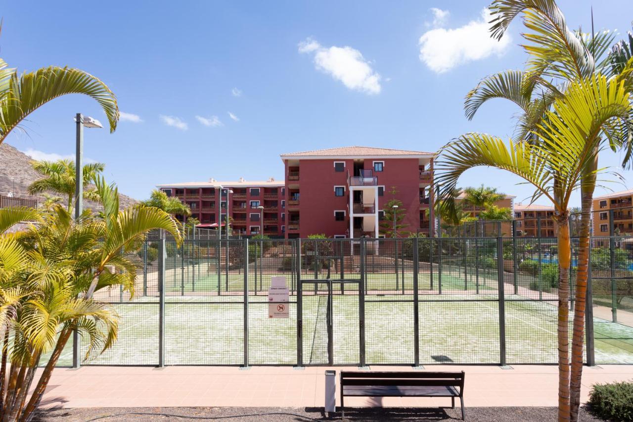 Home2book Bright Pool View El Mocan Apartment *